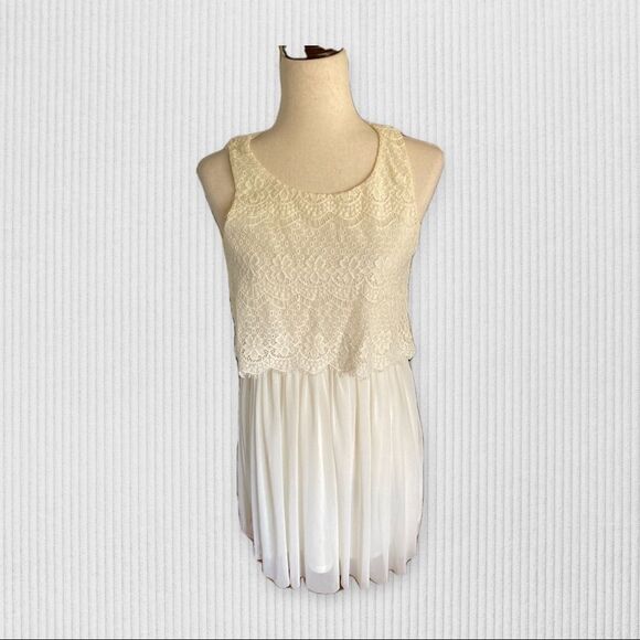 Dresses & Skirts - Forever 21 Ivory Lace Junior Dress